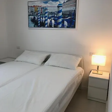 Apartamento White & Grey Venice Apartments *
